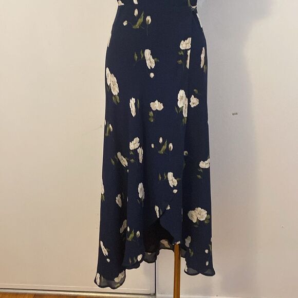 Reformation Bonnie Dress in Size Small Petite in Opaline Floral - Picture 6 of 16